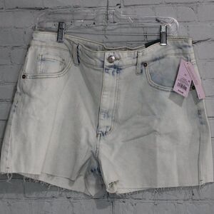 ‎Women's Raw Hem Mom Jean Shorts 32 Waist